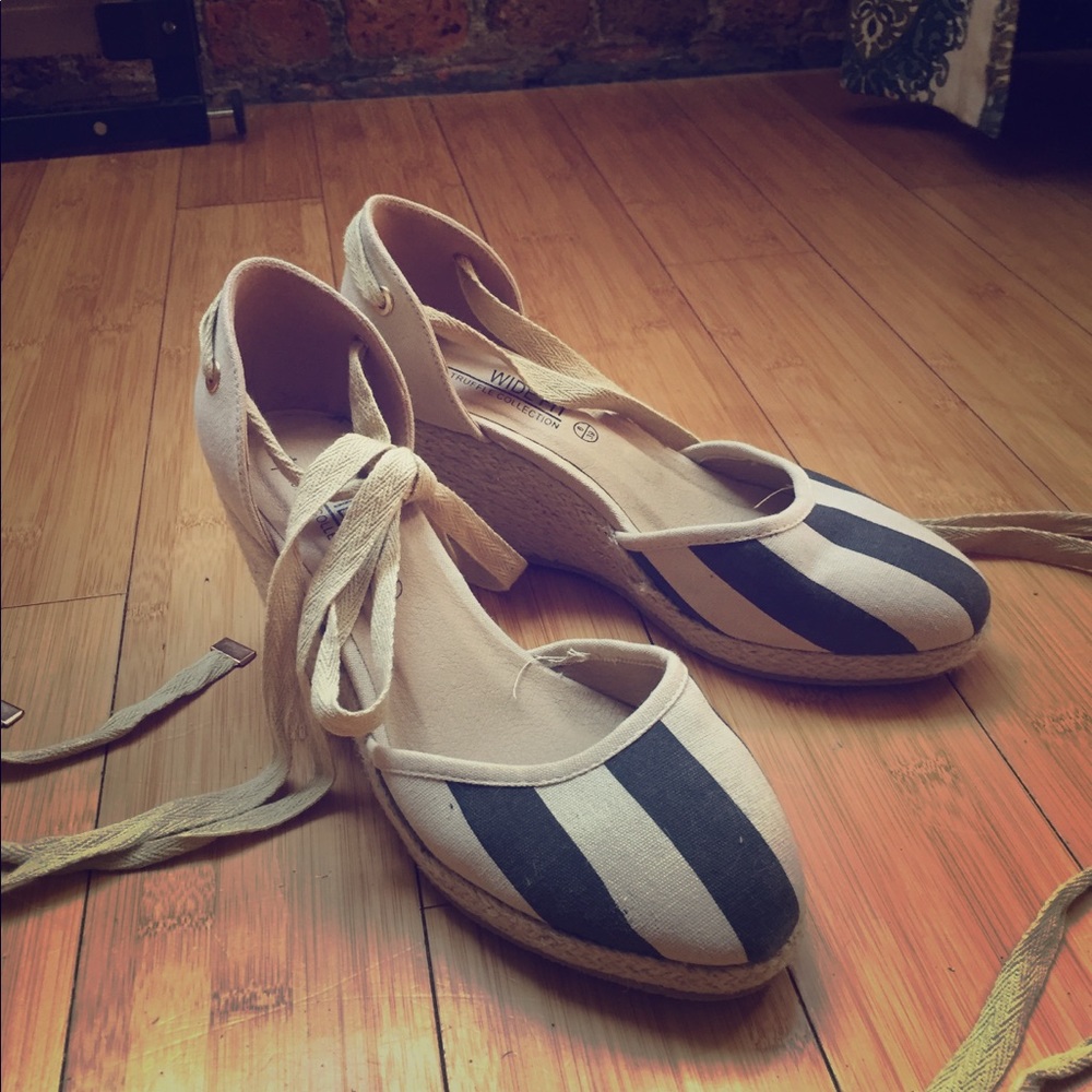 Lace-up Ankle Wedge Espadrille